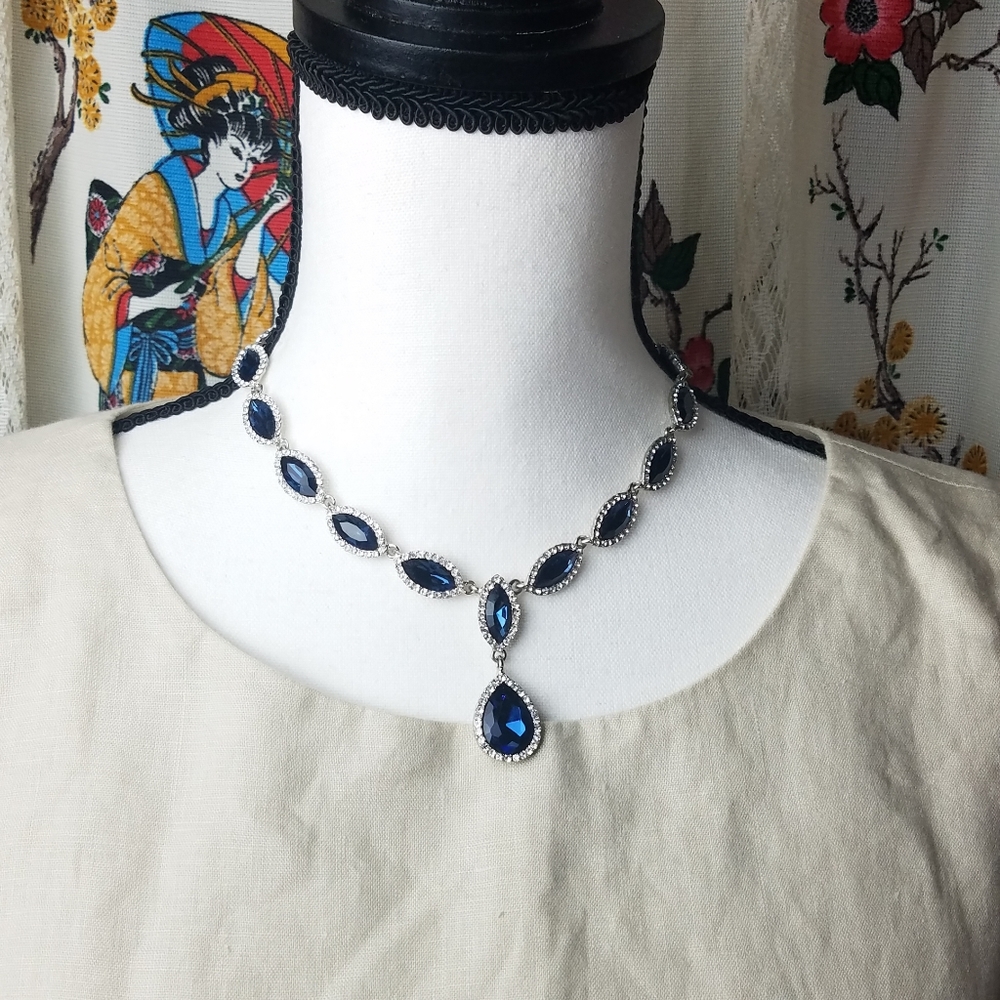 Silver and midnight Blue set necklace and earring